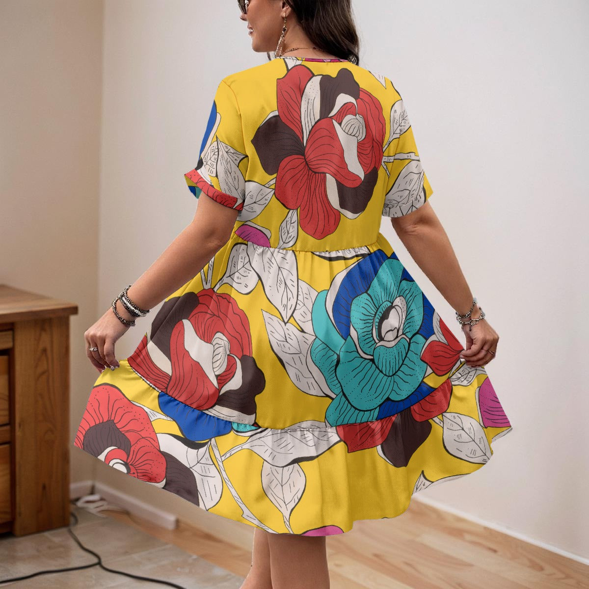 Vestido de manga corta con cuello en V "Flores" de Sonia Giusto